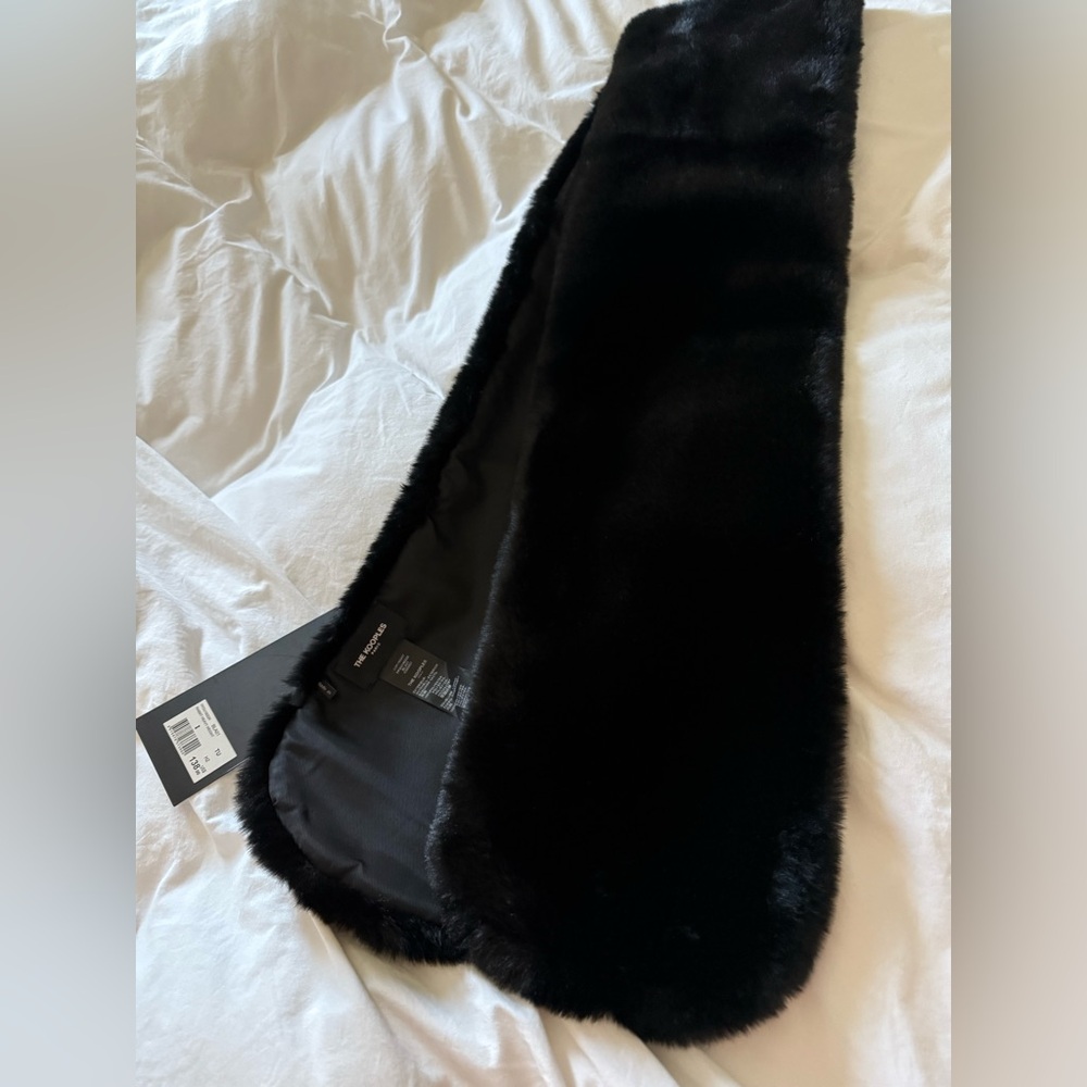 NWT KOOPLES Black Rabbit Fur Black Scarf
